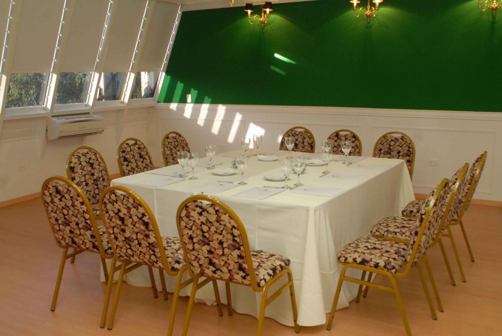Ramada By Wyndham Buenos Aires Hotel