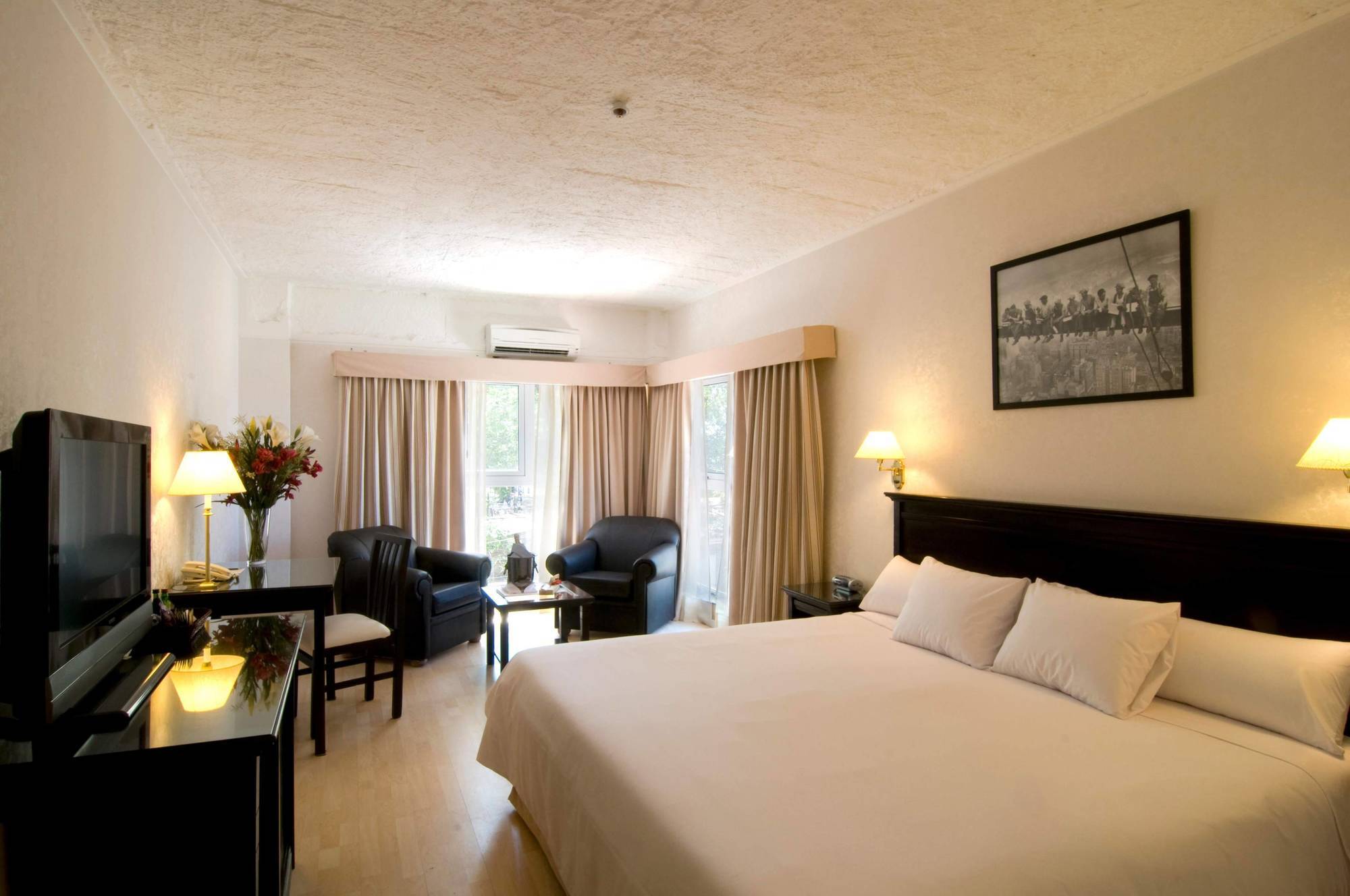 Ramada By Wyndham Buenos Aires Hotel 4*