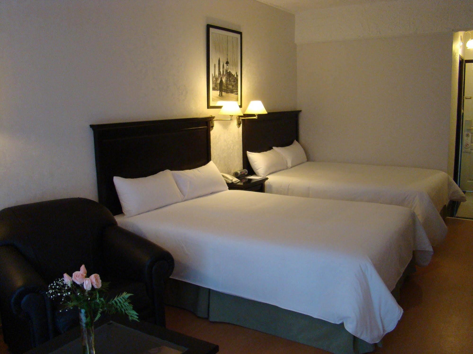 Ramada By Wyndham Buenos Aires Hotel 4*